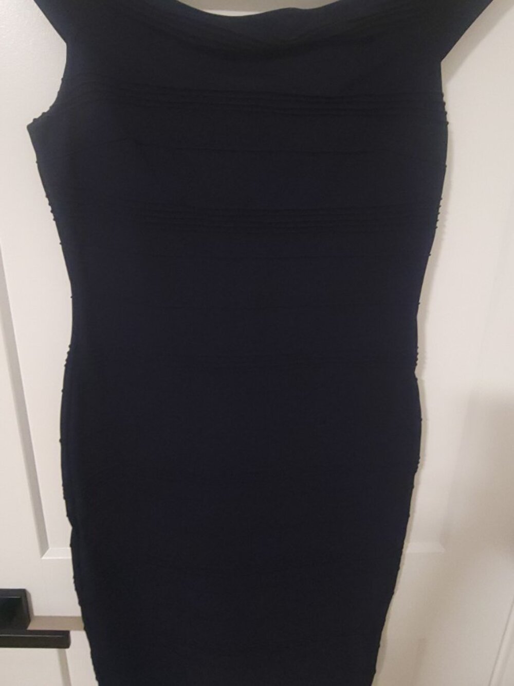 Ted Baker Off-The-Shoulder Bandage Midi Dress - Navy Blue & Rose Gold Size 3/US8 - Picture 3 of 5